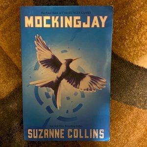 The Final Book of THE HUNGER GAMES: MOCKINGJAY by Suzanne Collins